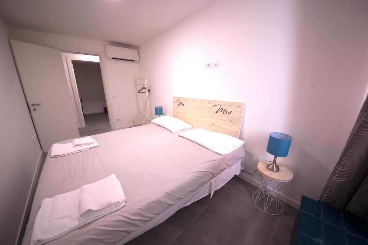 Apartment 1dest - Location *